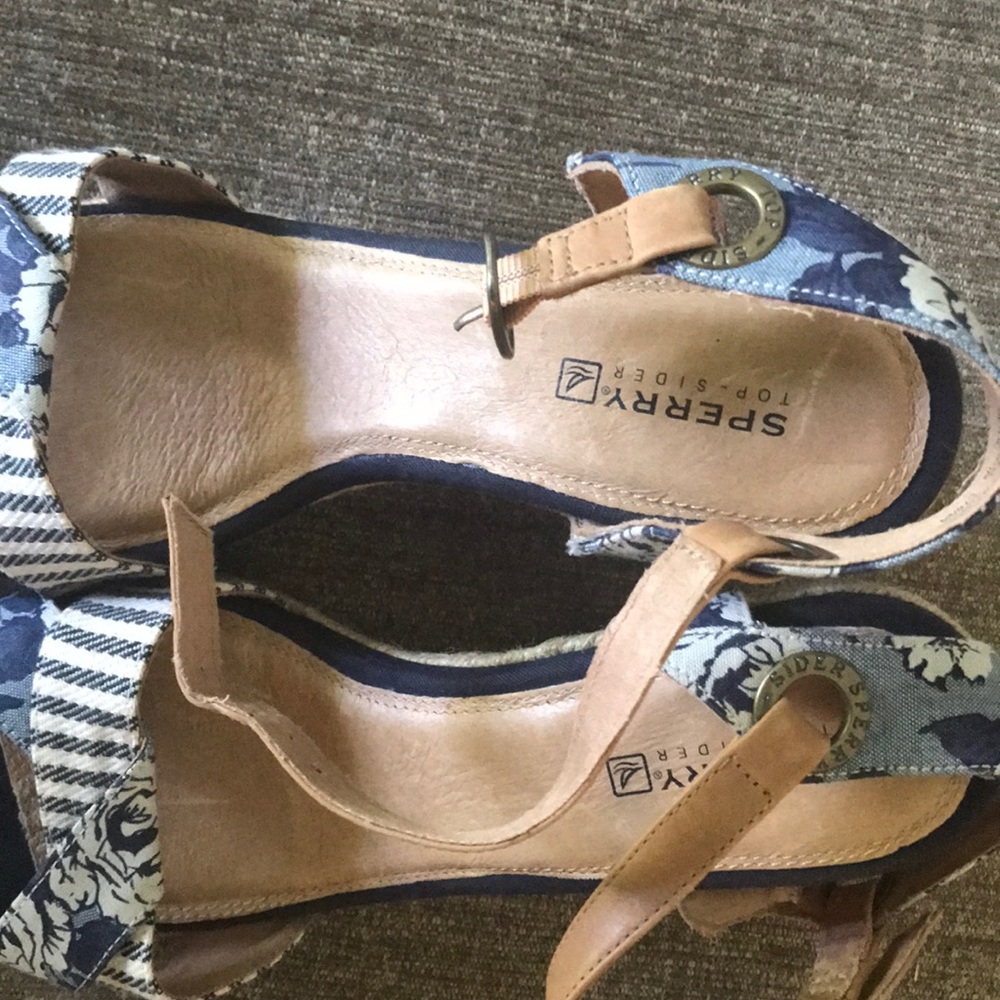 Sperry sandals
